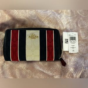 Coach zip wallet NWT